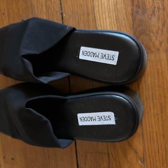 Steve Madden “Slinky” Flatform Sandals - Picture 3 of 7